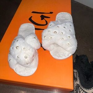 White Fuzzy Pearl-Studded Slippers